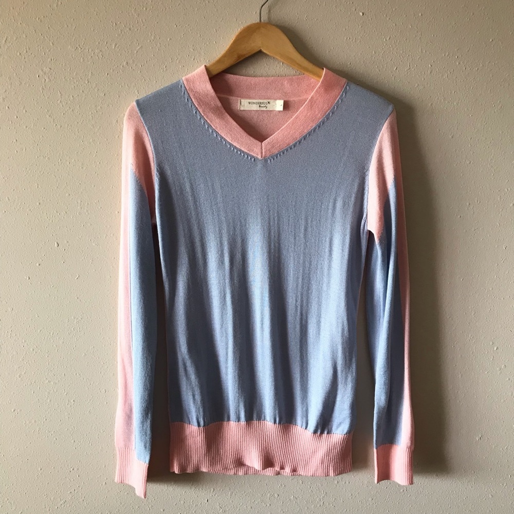 Colour block v neck fine knit sweater NWOT